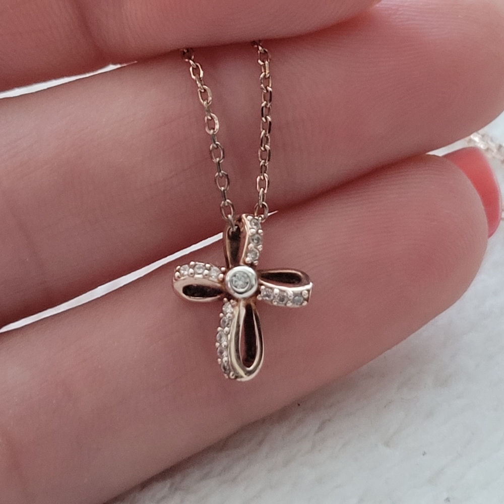 Jools.Silver.Greece NEW in BOX 925 SS Ribbon Cross Necklace Cubic Zirc…